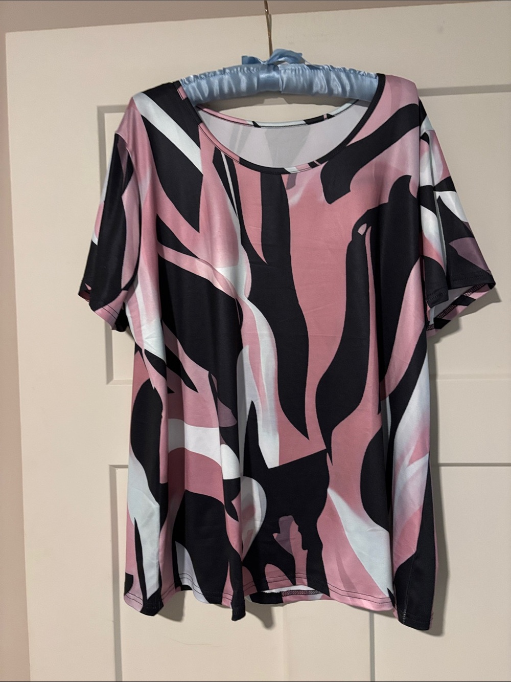 Women's Pink Abstract Print Short Sleeve Top